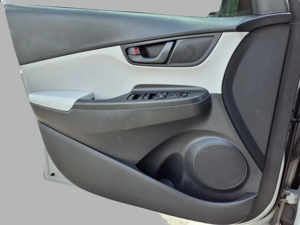 Used 2023 Silver Hyundai SEL image 19
