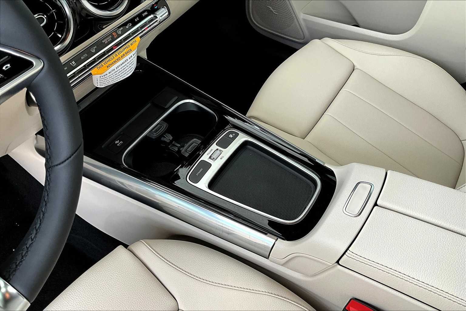 New 2026 Polar White Mercedes-Benz GLA 250 image 11