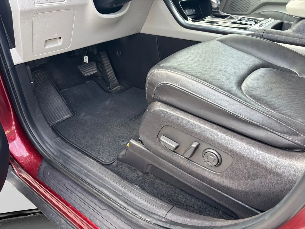 Used 2022 Red Kia SX image 35