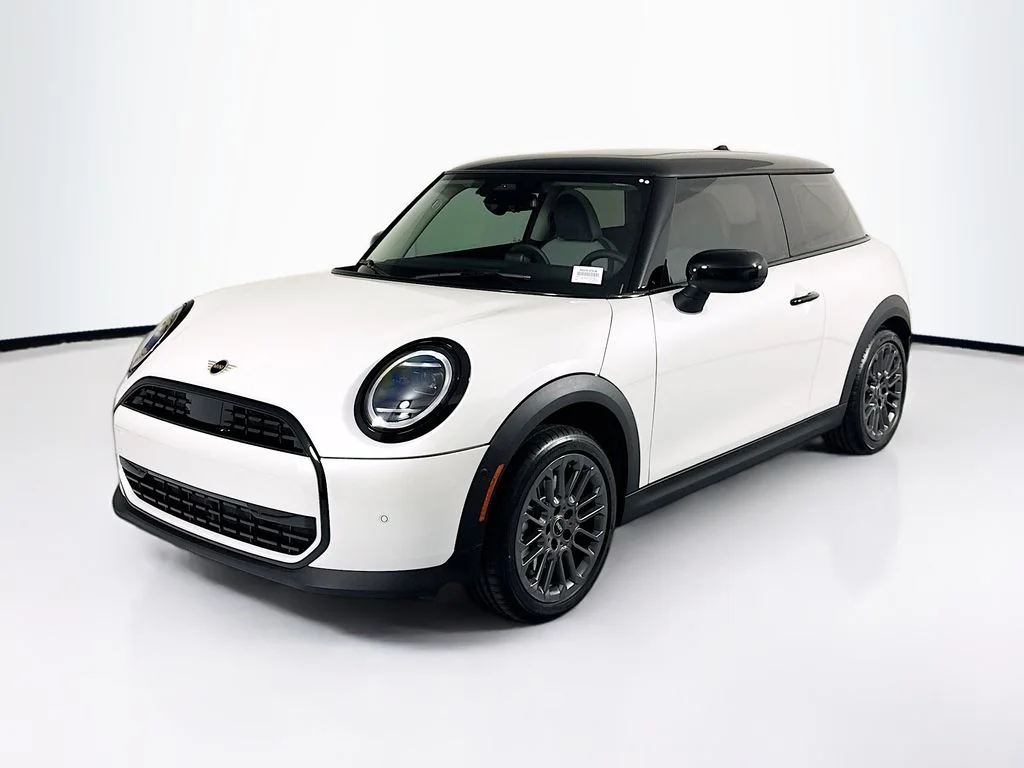 New 2026 Nanuq White Metallic MINI Signature Plus image 1