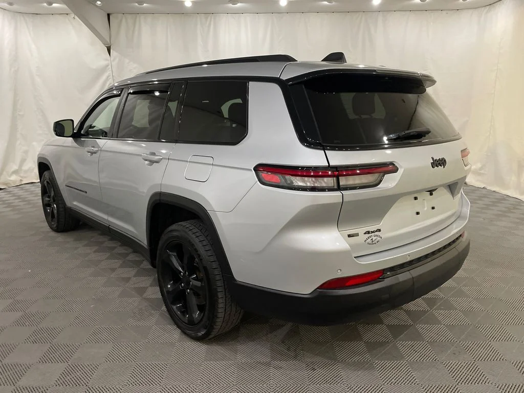 Used 2021 Silver Zynith Jeep Altitude image 9