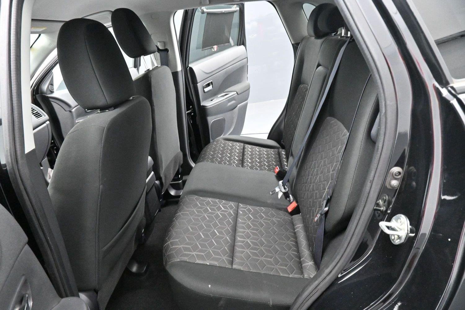Used 2023 Labrador Black Pearl Mitsubishi ES image 23