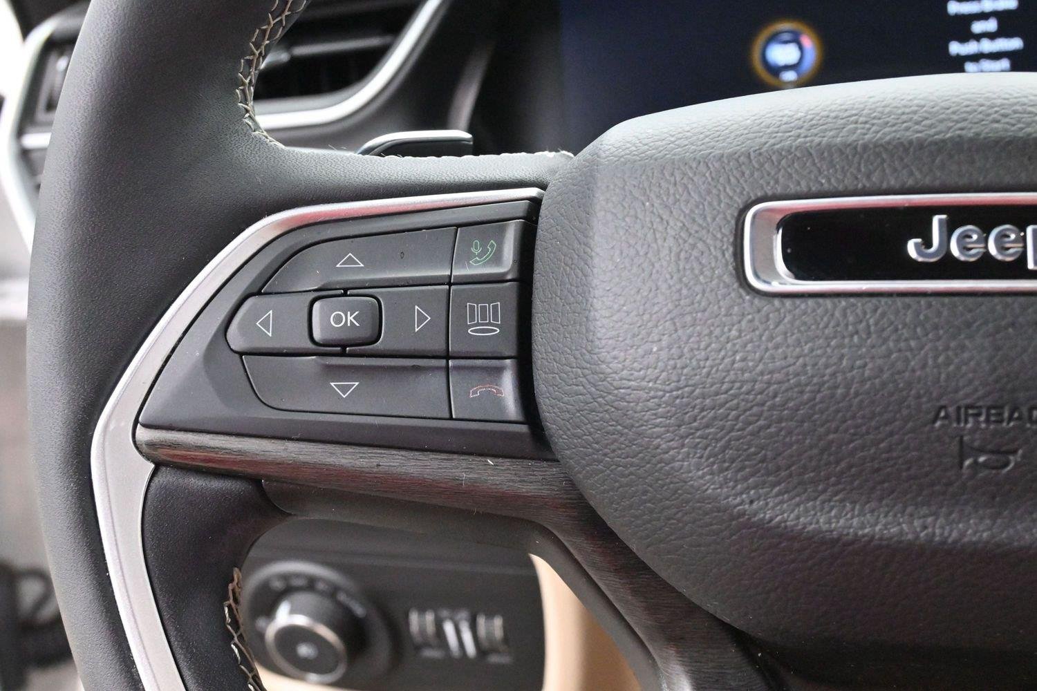 Used 2023 White Jeep Limited image 17