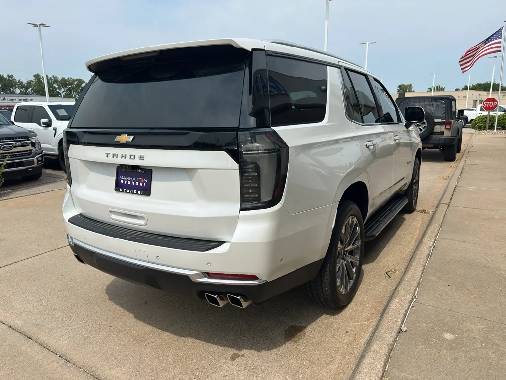 Used 2025 Iridescent Pearl Tricoat Chevrolet High Country image 11