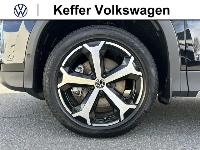 New 2026 Black Volkswagen 2.0T SE image 11