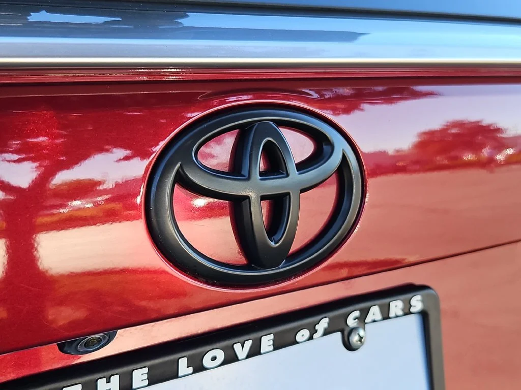 Used 2019 Pearl Toyota Limited image 25
