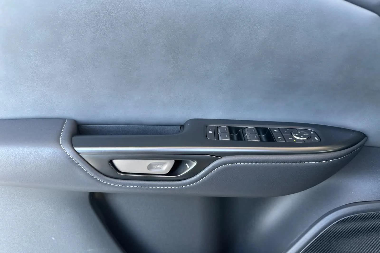 New 2026 Iridium Lexus  450e PREMIUM AWD image 12