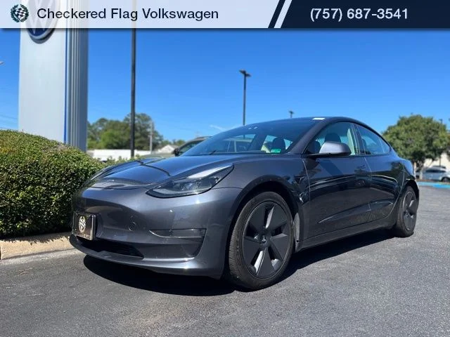2021 Tesla Model 3 Standard Range Plus's photo