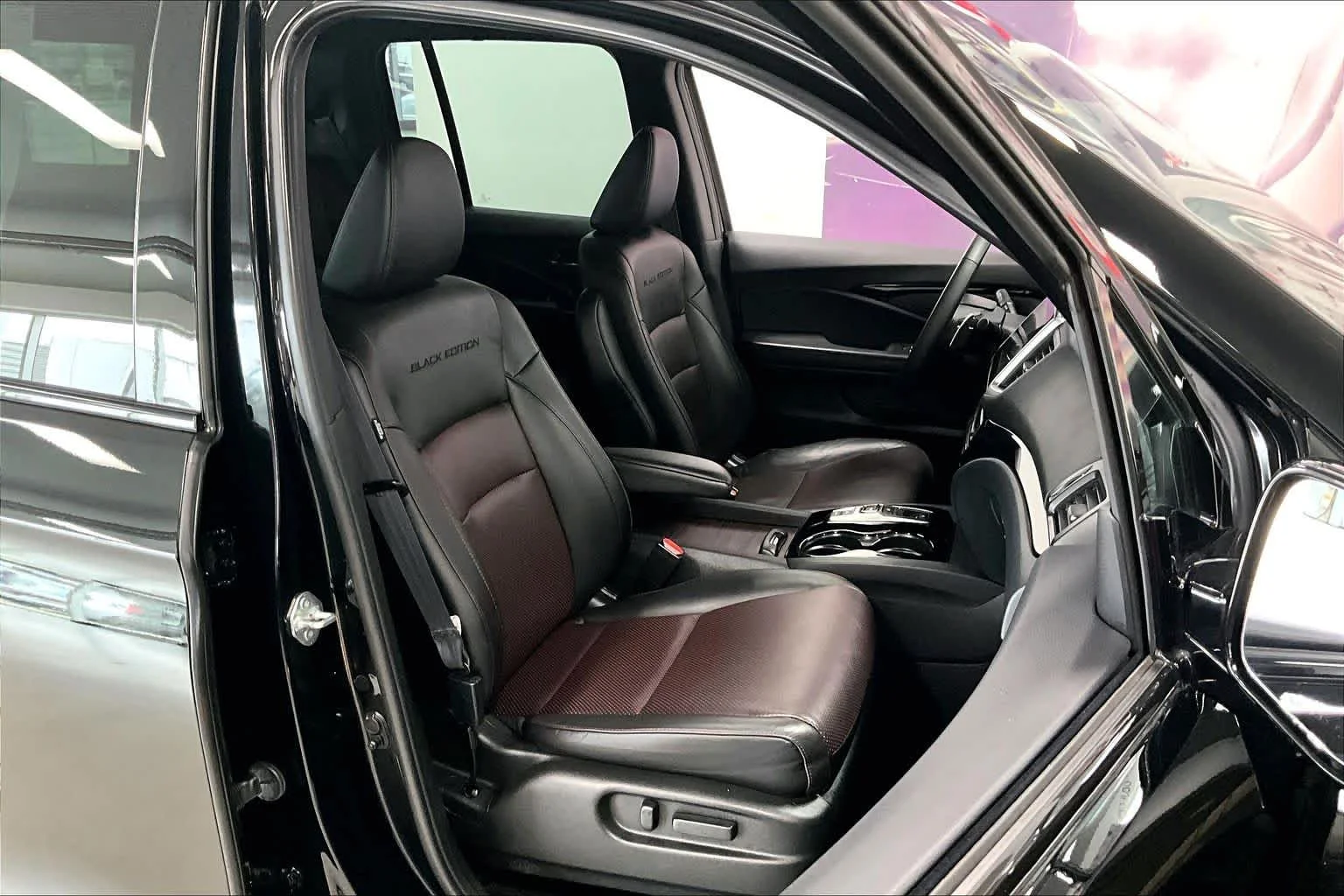 Used 2020 Crystal Black Pearl Honda Black Edition image 11