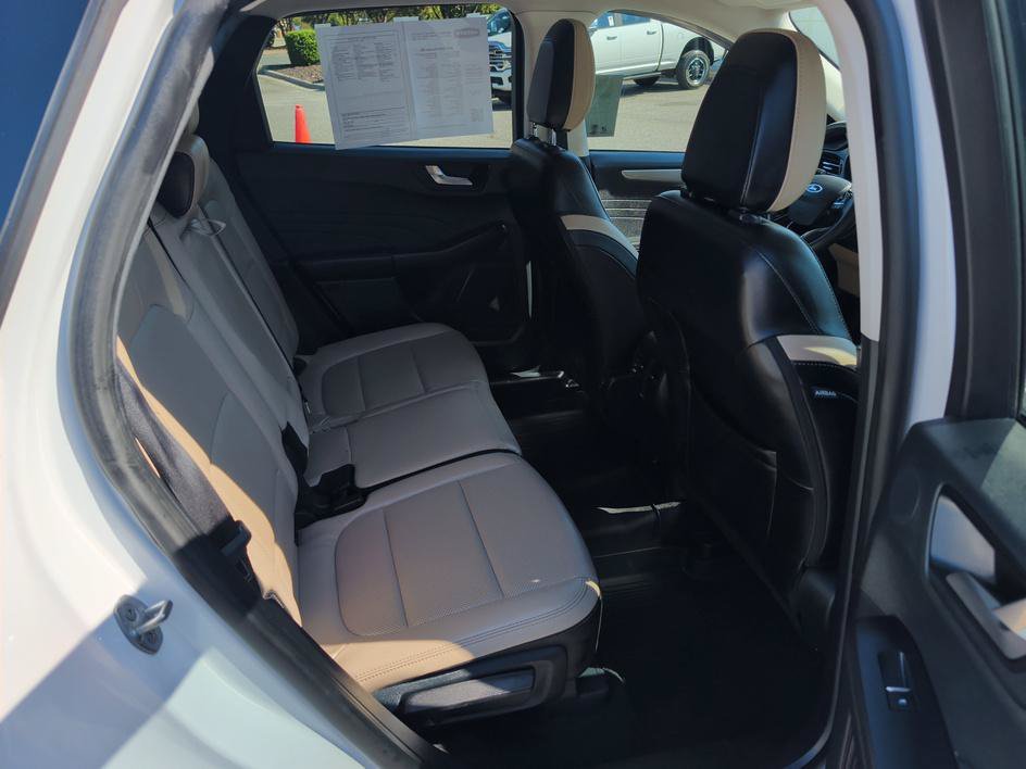Used 2022 Oxford White Ford SEL image 13