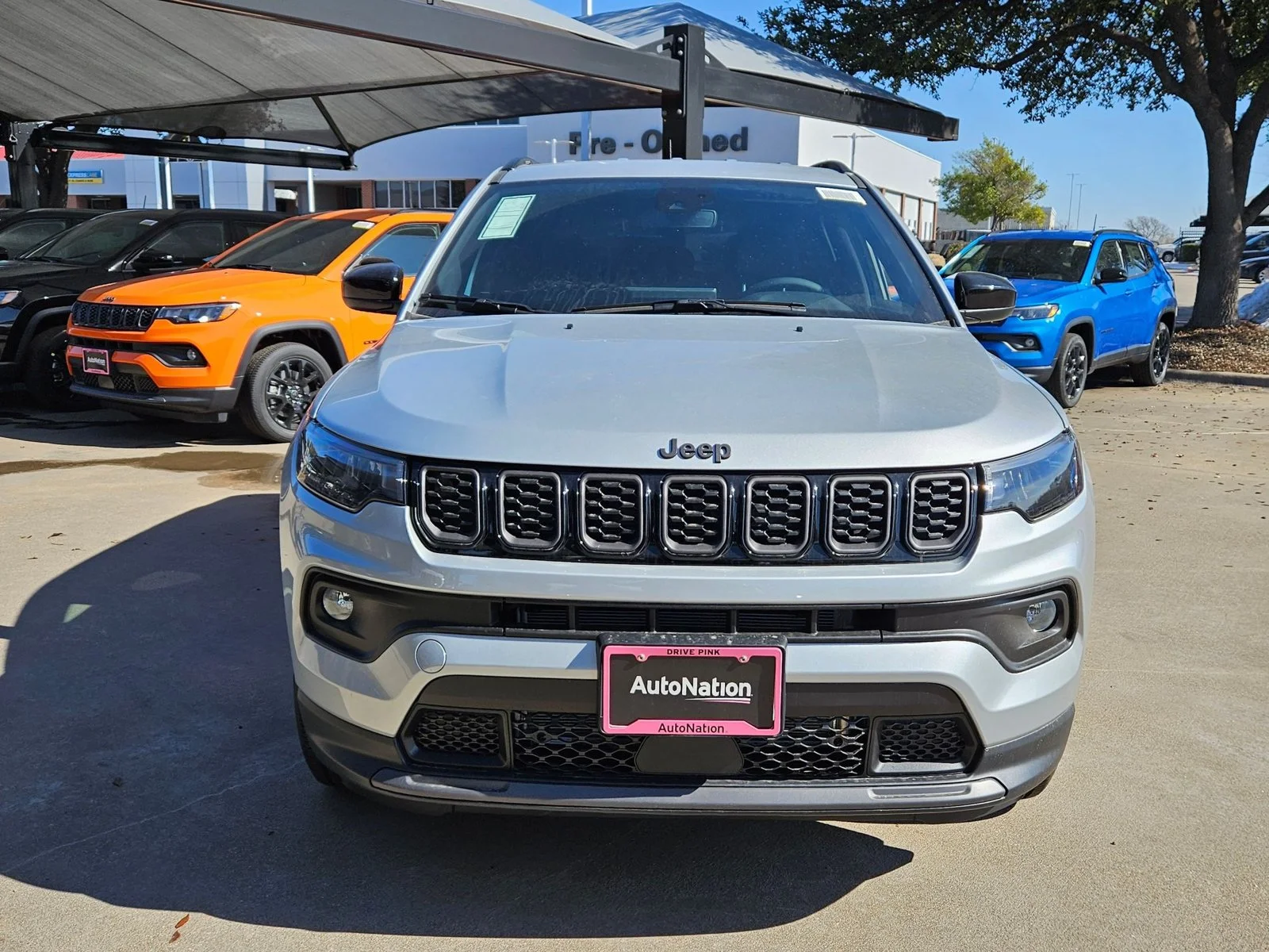 New 2026 Silver Zynith Metallic Clearcoat Jeep Latitude Altitude image 6