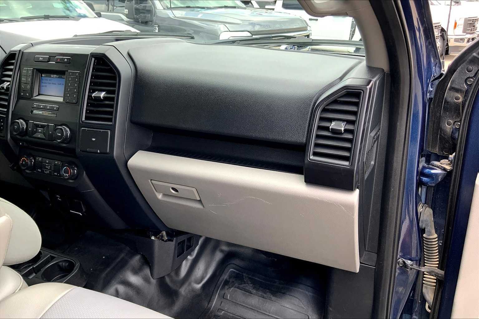 Used 2018 Blue Jeans Metallic Ford XL image 36