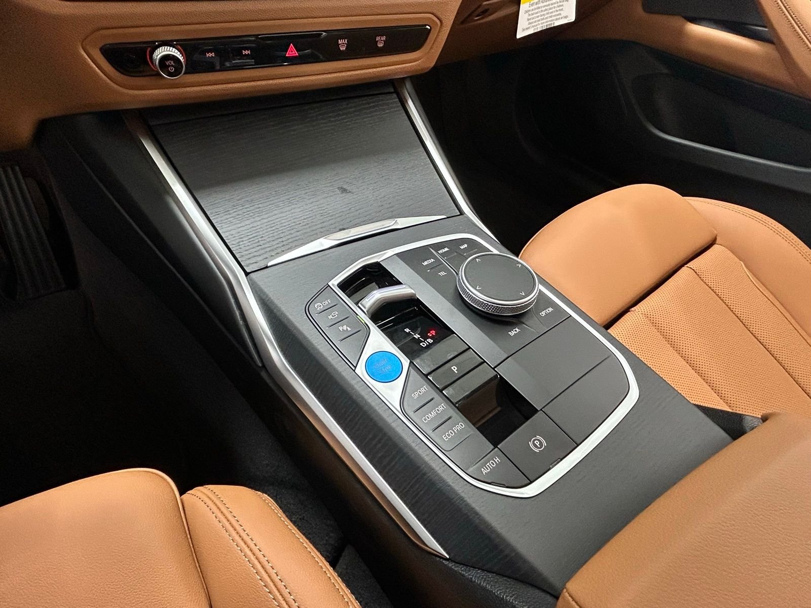 New 2026 Black Sapphire Metallic BMW xDrive40 image 36