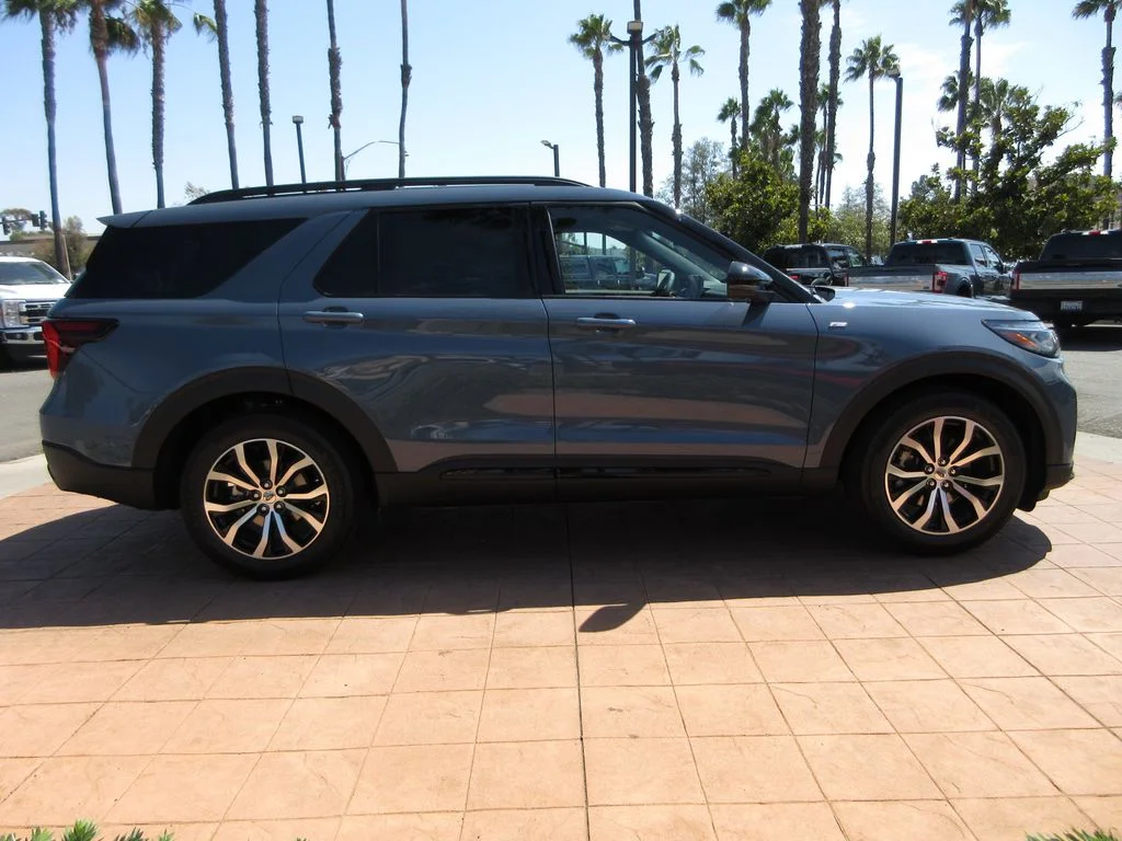 New 2026 Vapor Blue Metallic Ford ST-Line image 5