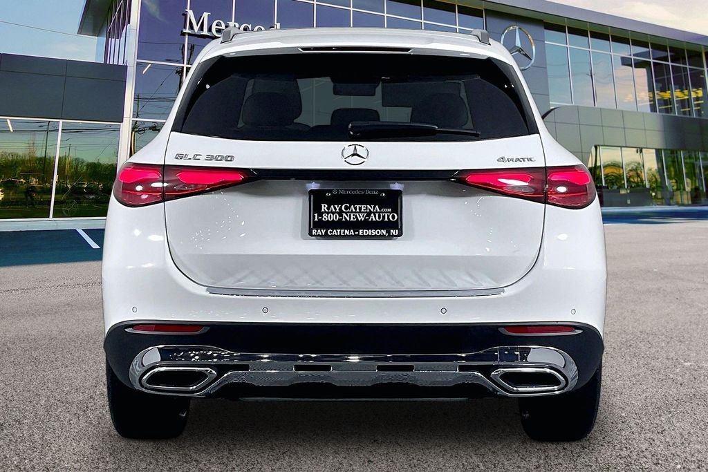 New 2026 Polar White Mercedes-Benz GLC 300 image 4