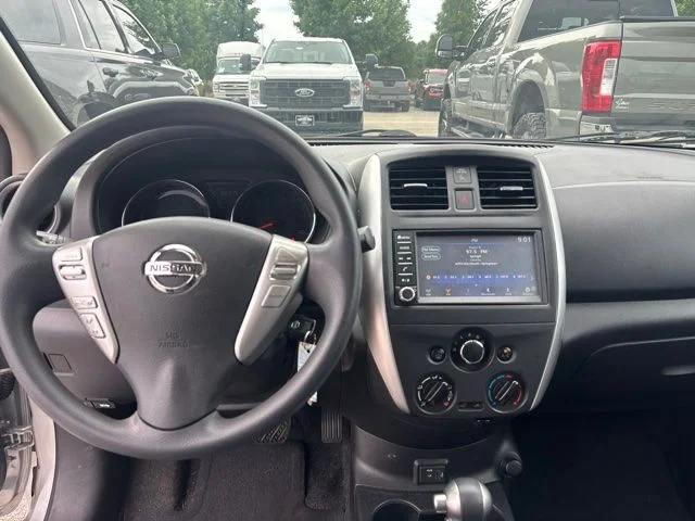 Used 2019 Silver Nissan 1.6 SV image 11