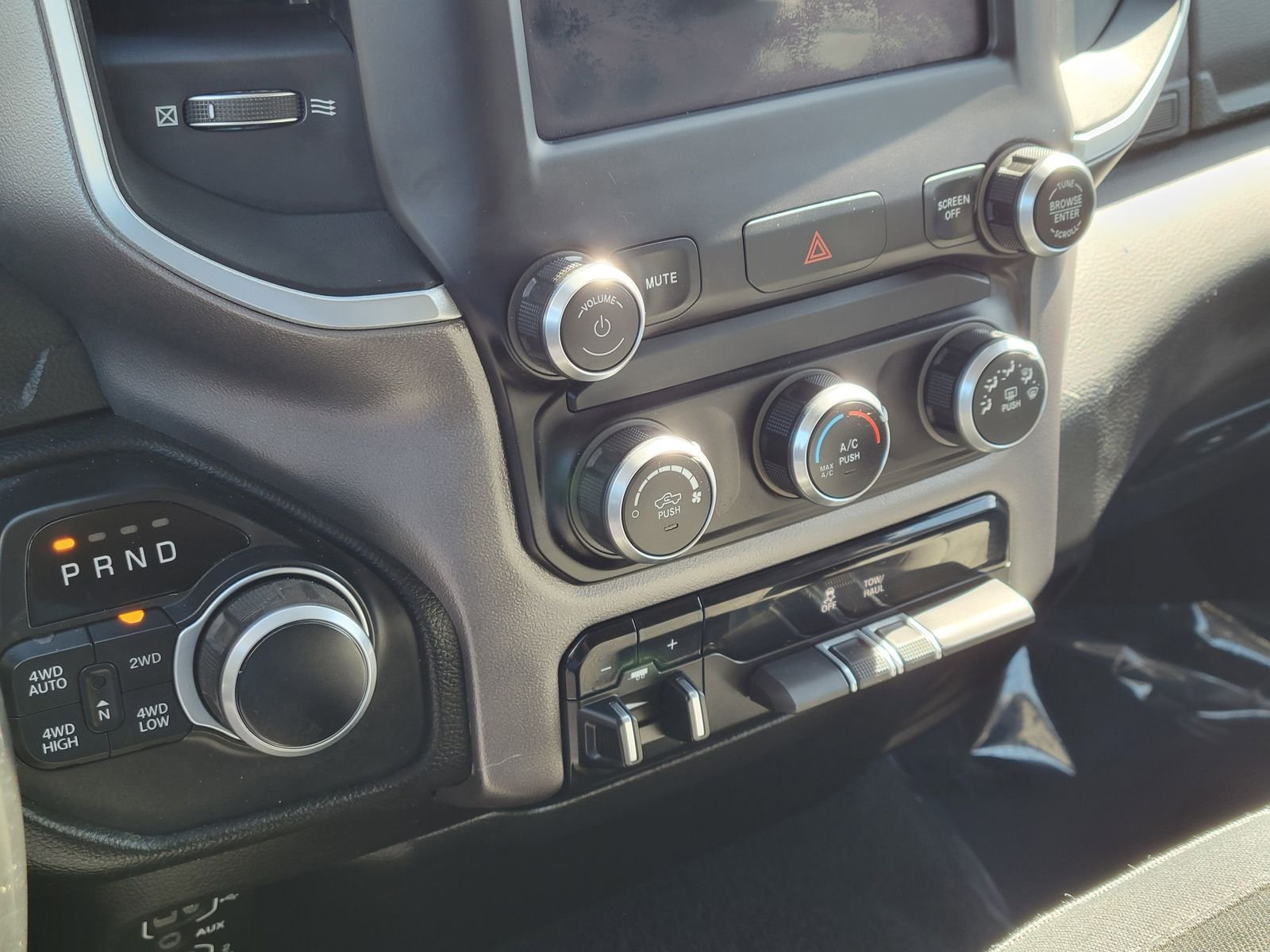 Used 2019 Black Ram Big Horn/Lone Star image 16