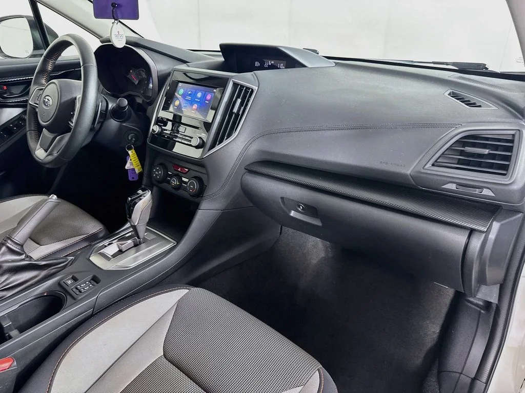 Used 2019 White Subaru 2.0i Premium image 33