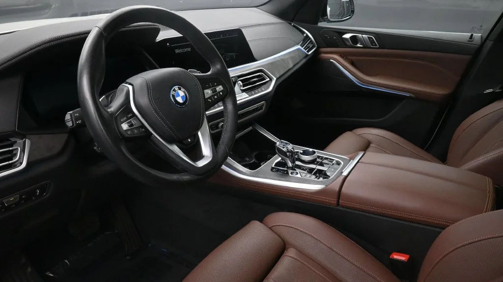 Used 2023 Mineral White Metallic BMW xDrive45e image 7