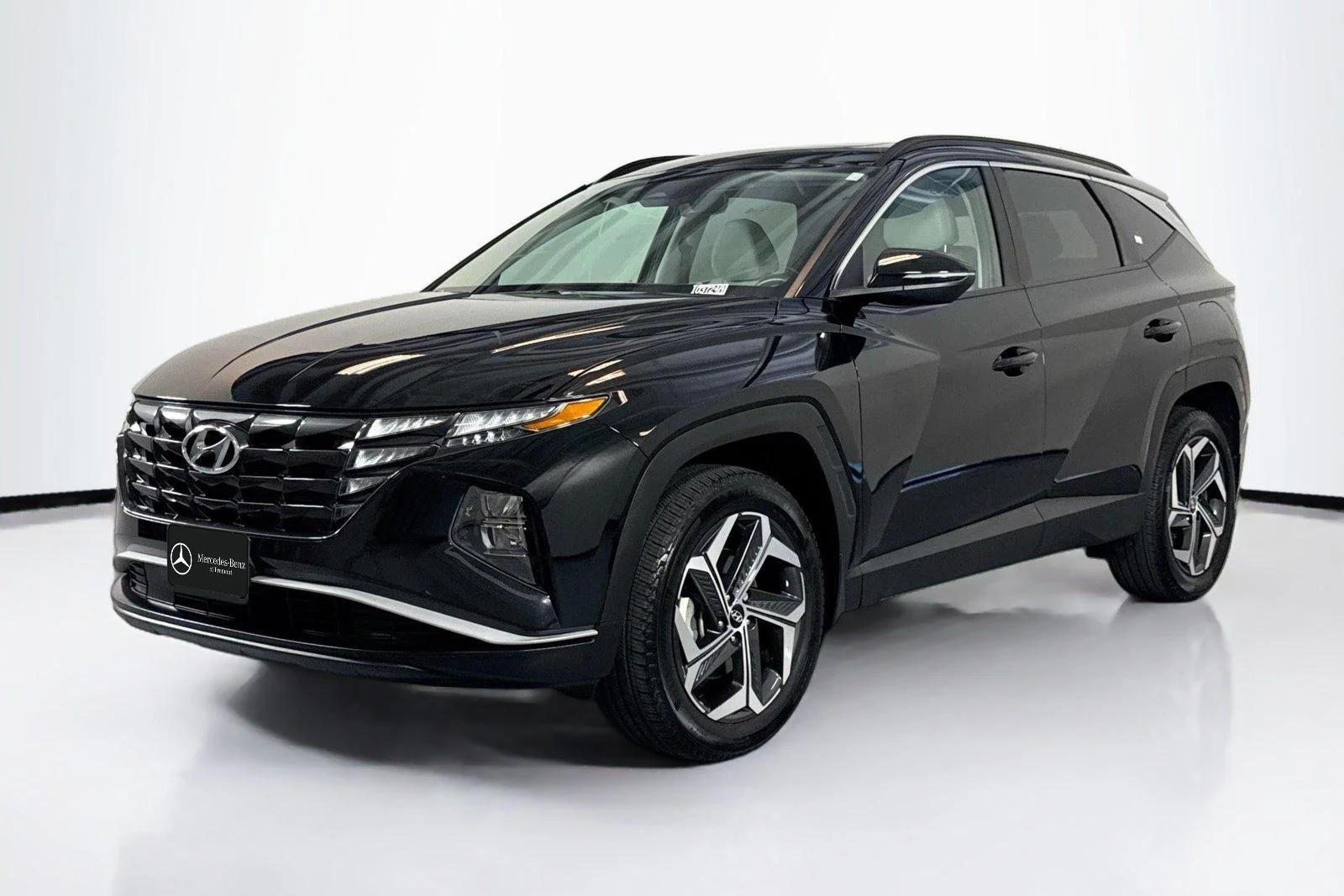 Used 2023 Phantom Black Hyundai SEL image 1
