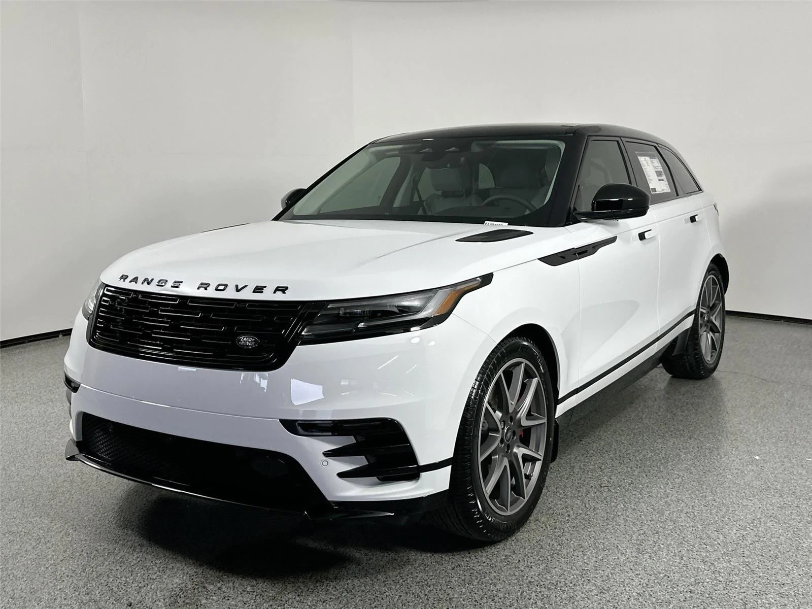 2025 Land Rover Range Rover Velar P250 Dynamic SE's photo
