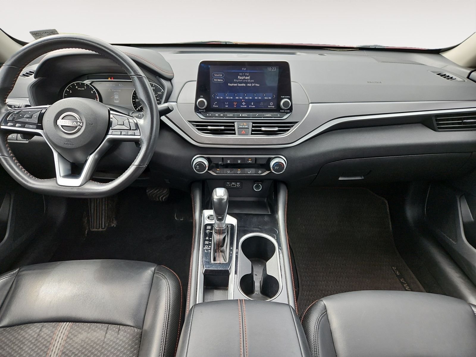 Used 2024 Red Nissan 2.5 SR image 10