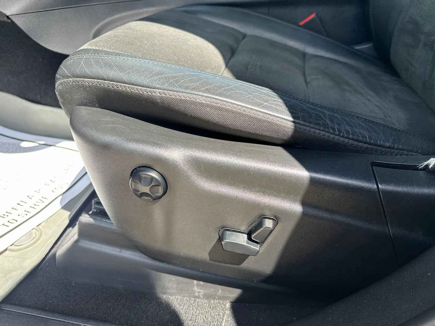 Used 2020 Red Jeep Altitude image 12