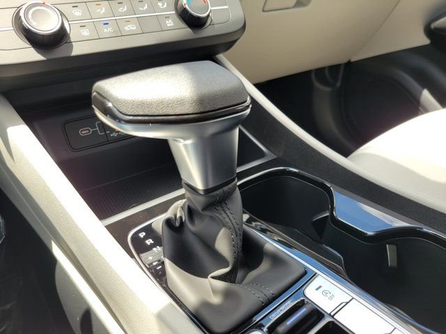 New 2026 Silver Hyundai SE FWD image 18