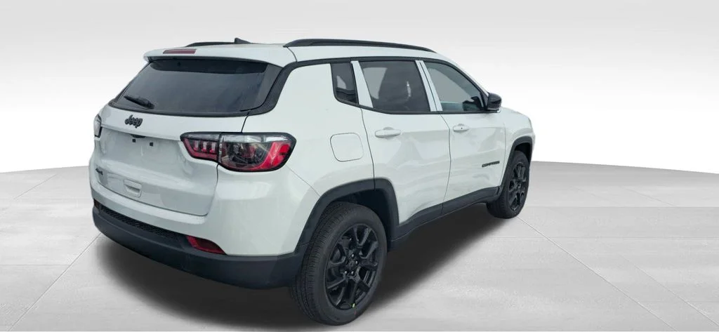 New 2026 White Jeep Latitude image 5