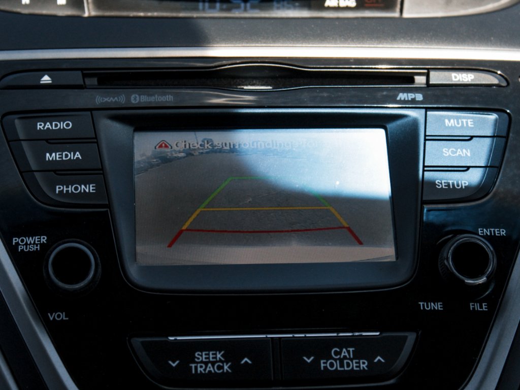 Used 2015 Shale Gray Metallic Hyundai SE image 18