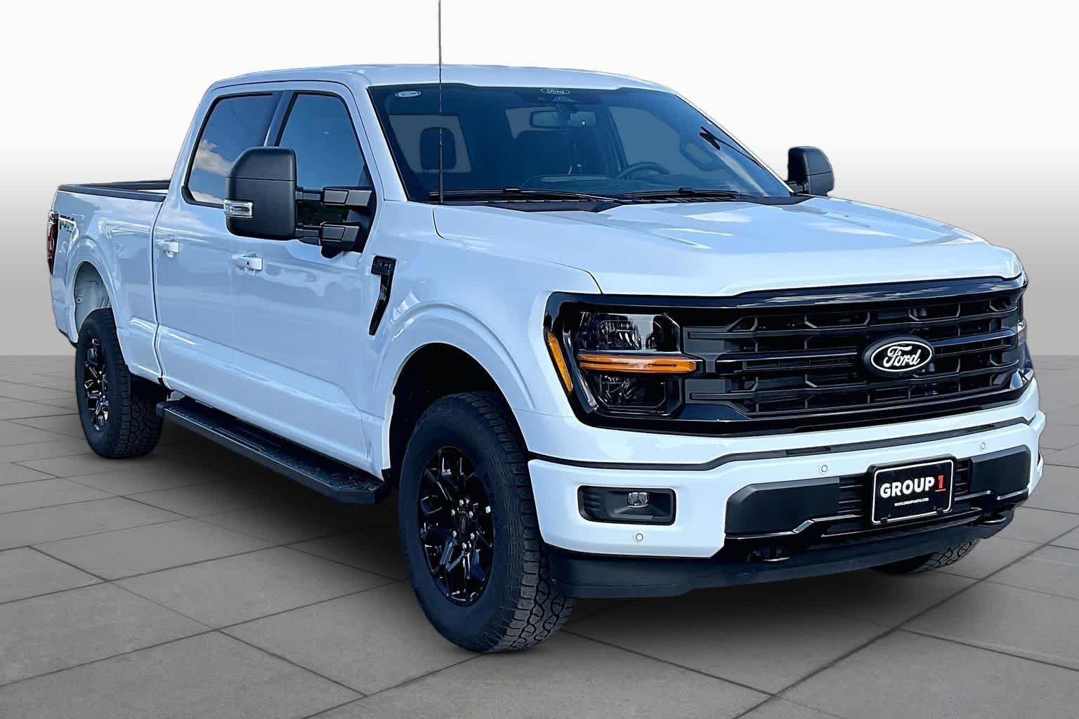 New 2026 Oxford White Ford XLT image 2