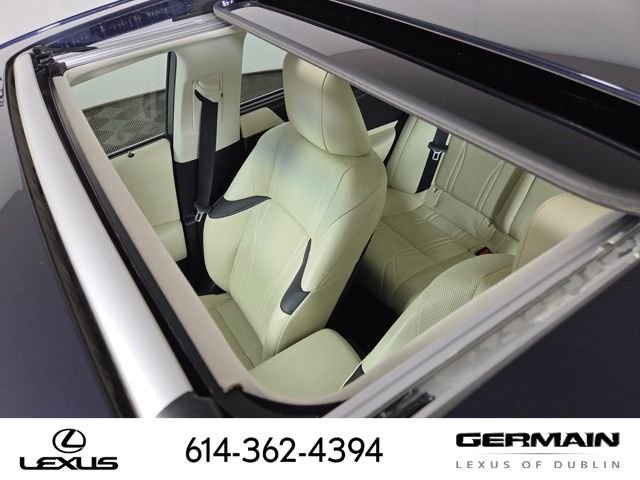 Used 2022  Lexus 250 image 30