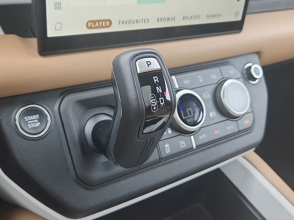 2025 Land Rover Defender X-Dynamic SE - Photo 16