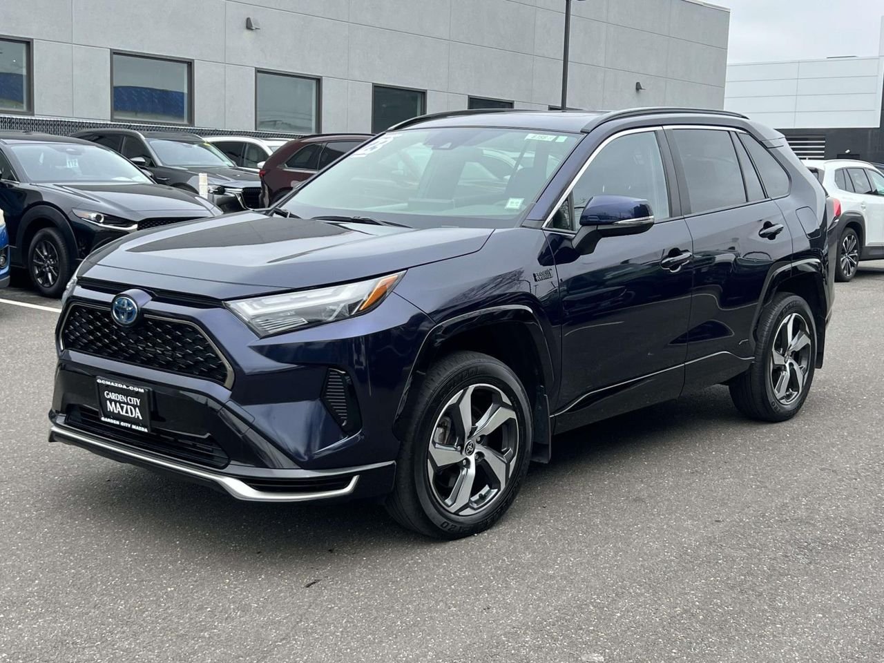 Used 2023 Toyota RAV4 SE with VIN JTMAB3FV5PD133035 for sale in Huntington, NY