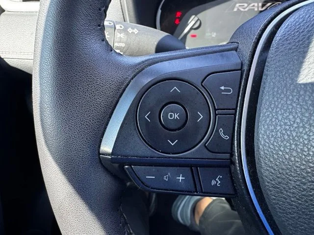 2025 Toyota RAV4 XLE - Photo 21