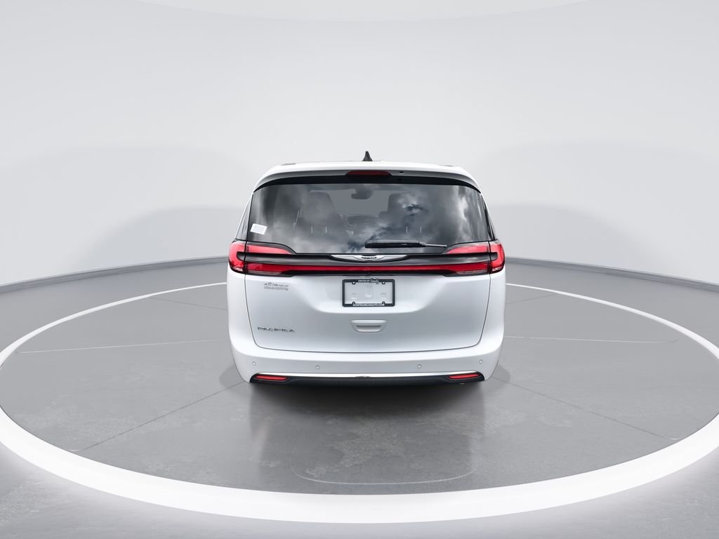 Used 2024 Bright White Clearcoat Chrysler Touring L image 7