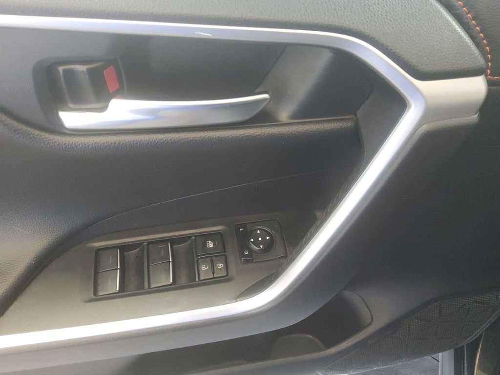 Used 2024  Toyota Adventure image 12