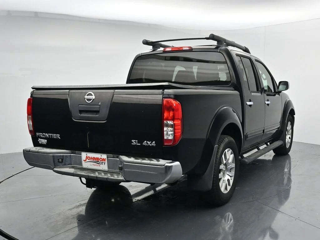 Used 2012 Black Nissan SL image 5