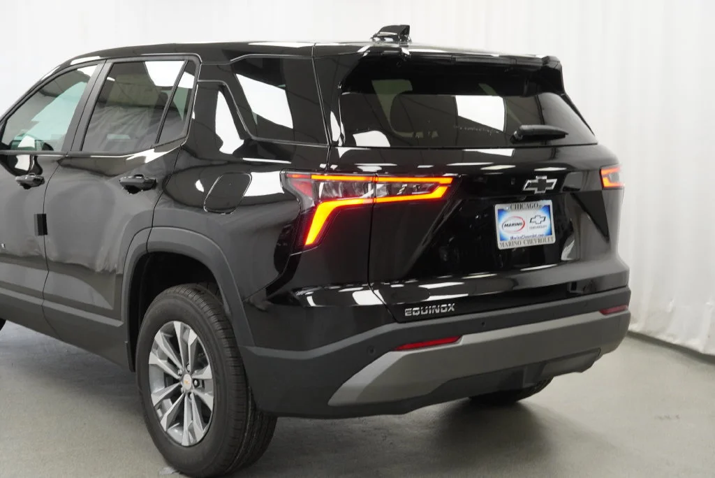 New 2027 Mosaic Black Metallic Chevrolet LT image 37