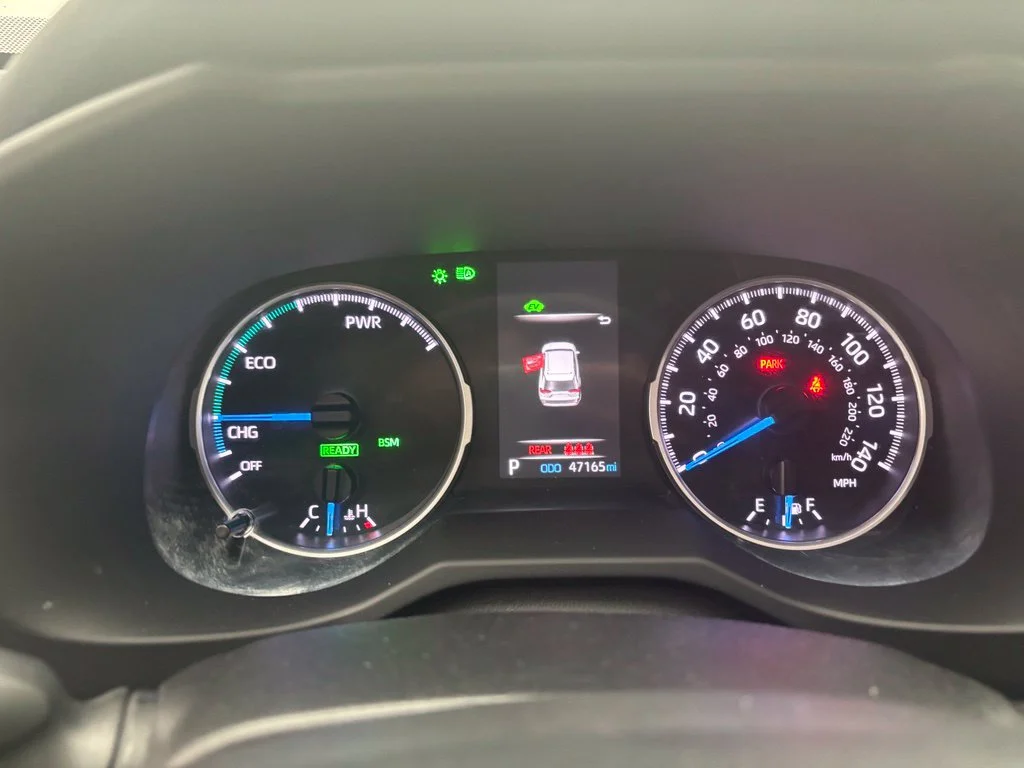 Used 2022 Silver Toyota SE image 21
