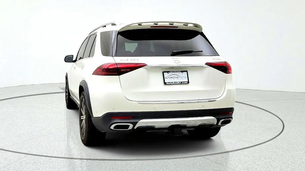 Used 2024 MANUFAKTUR Diamond White Metallic Mercedes-Benz GLE 450 4MATIC® SUV w/ 3rd Row Seating & Driver Assistance Pkg image 6