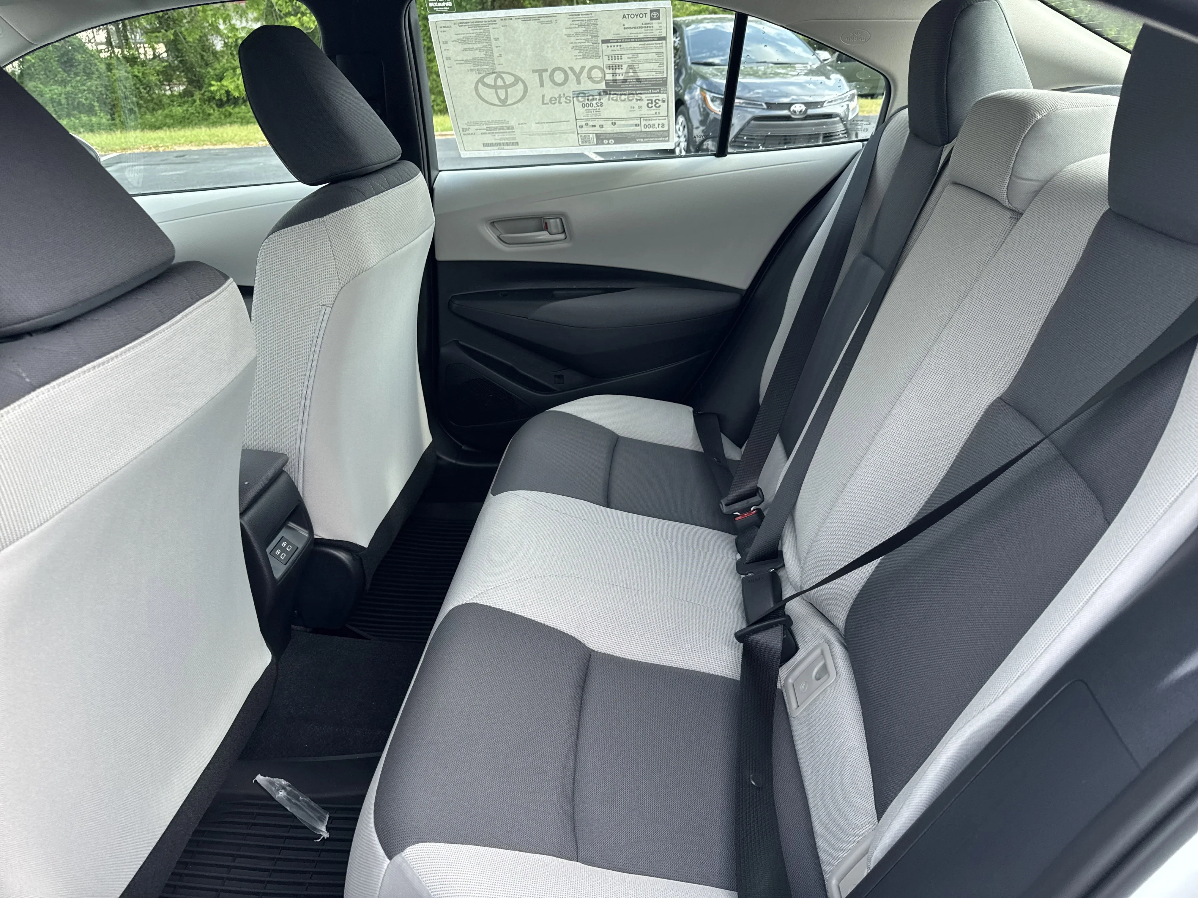 Used 2025  Toyota  image 23