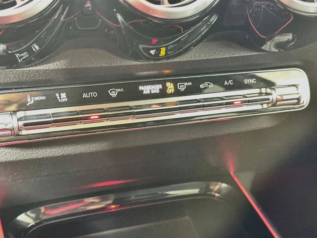 Used 2023 Night Black Mercedes-Benz GLB 250 image 18