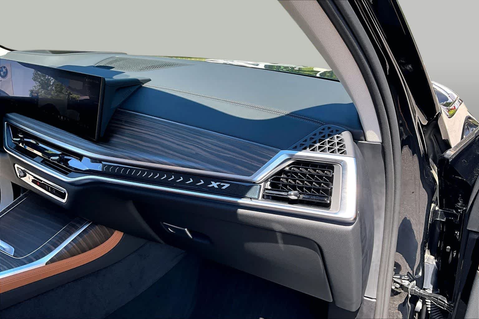 2025 BMW X7 40i - Photo 18