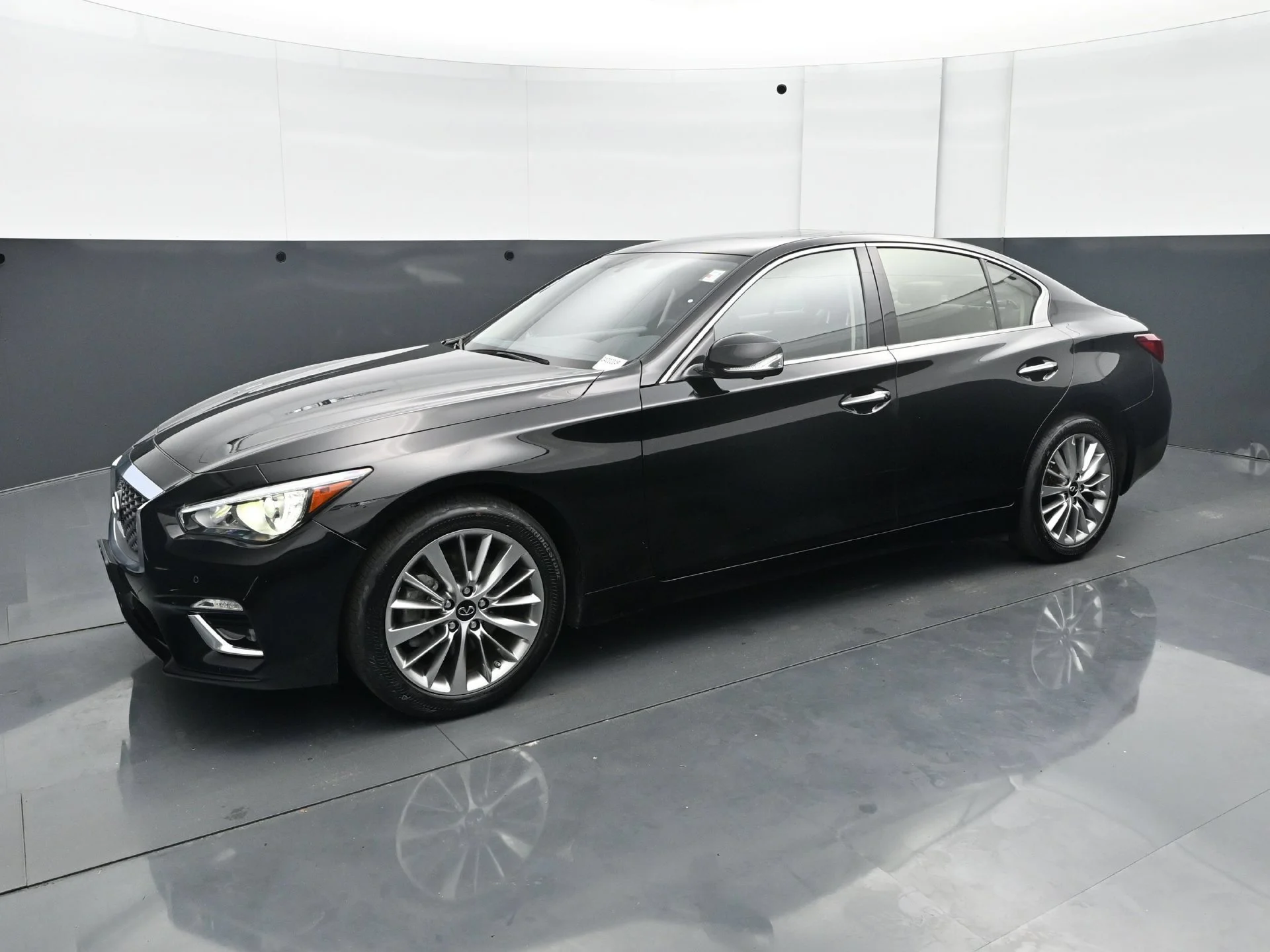 2024 INFINITI Q50 LUXE