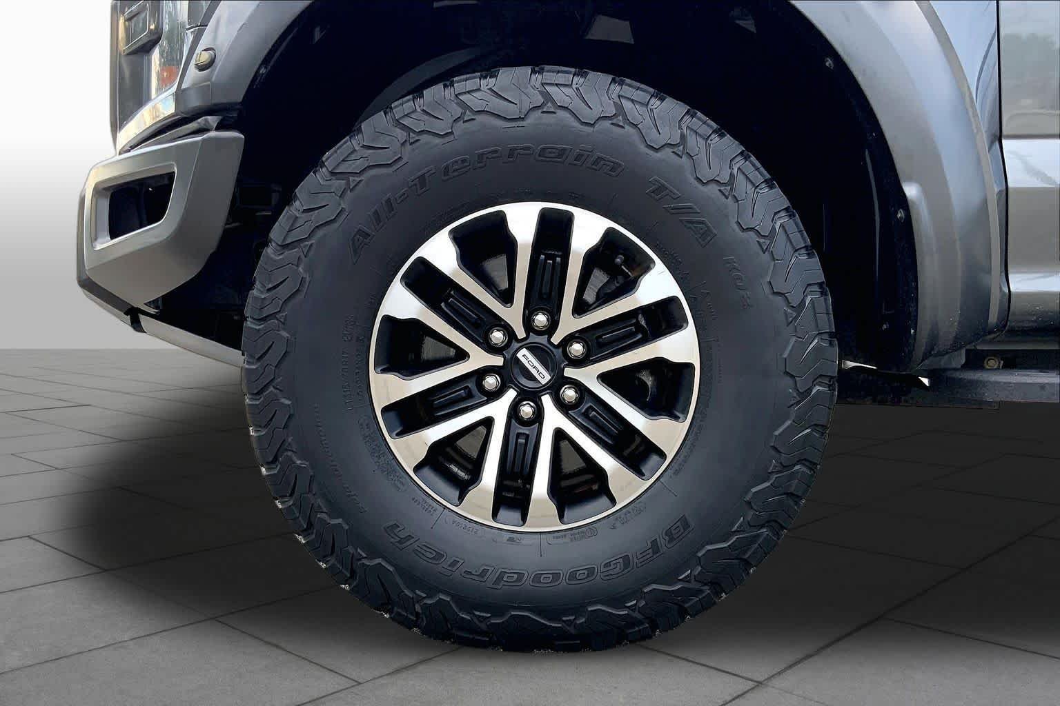 Used 2019 Magnetic Metallic Ford Raptor image 10