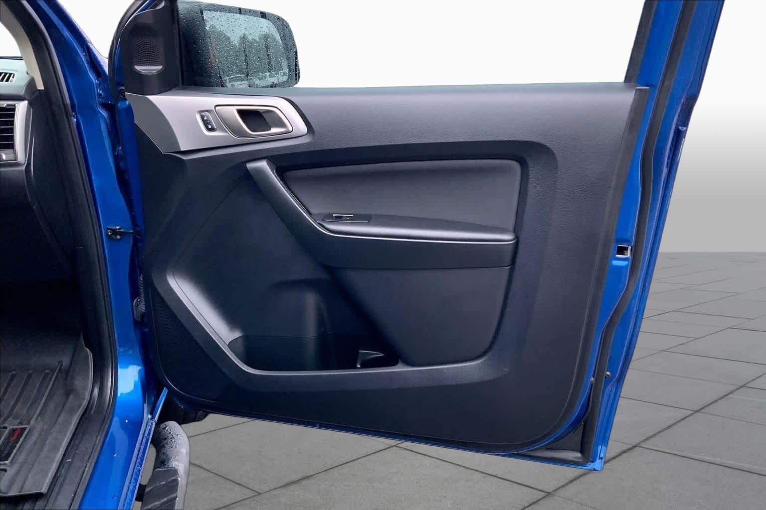 Used 2020 Lightning Blue Metallic Ford XLT image 20