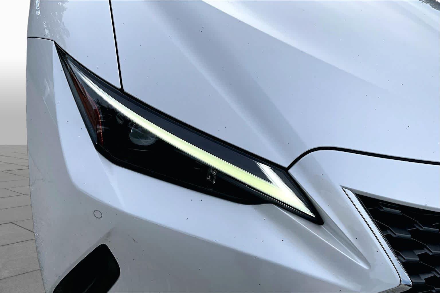 Used 2023 Eminent White Pearl Lexus  image 28