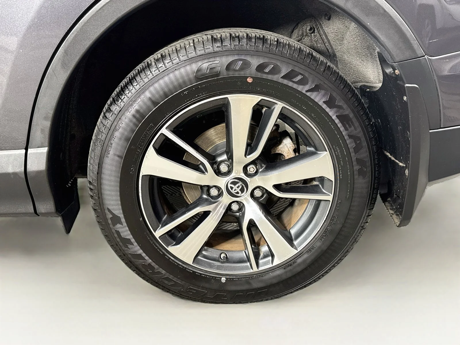 Used 2017 Gray Toyota XLE image 26