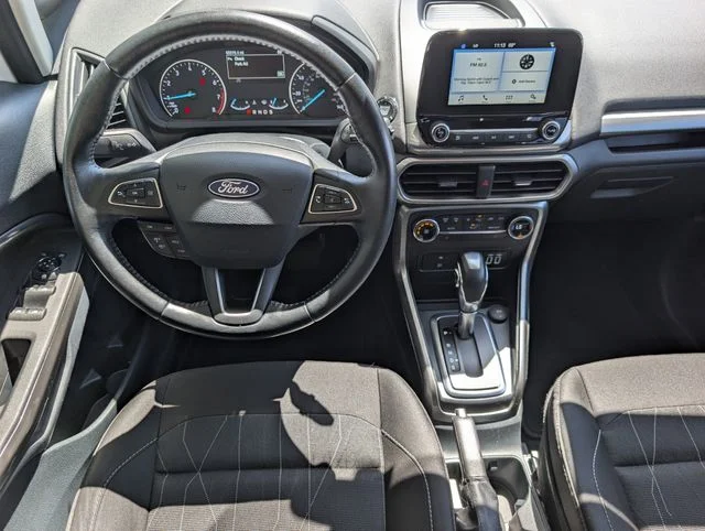 Used 2018 White Platinum Clearcoat Metallic Ford SE image 11